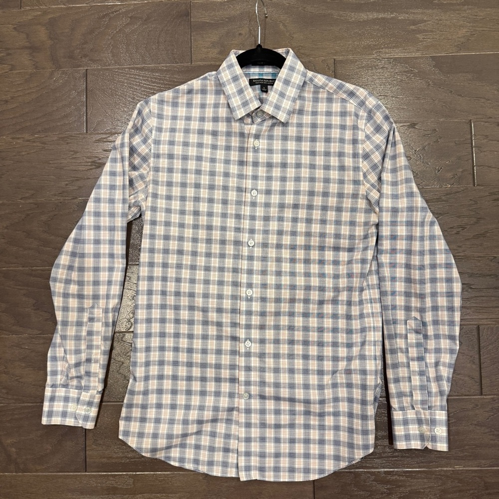 Banana Republic Button Down Shirt – Mens S – No Iron, Wrinkle Resist 100% Cotton
